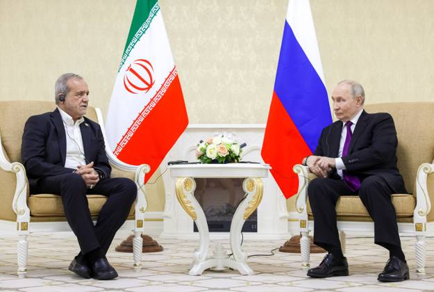 Turkmenistan Russia 9260832 08.10.2026 Iranian President Masoud Pezeshkian and Russian President Vladimir Putin attend a meeting in Turkmenbashi, Turkmenistan. Gavriil Grigorov Sputnik Turkmenbashi Turkmenistan Copyright: xGavriilxGrigorovx