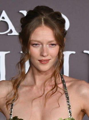 ˜Sense and Sensibility™ Los Angeles Premiere Larsen Thompson arriving at the Sense and Sensibility Los Angeles premiere held at the United Theatre in Los Angeles, Ca. on October 7, 2026. Los Angeles United Theatre California USA Copyright: xStarbuck xAFF-USA.COMx