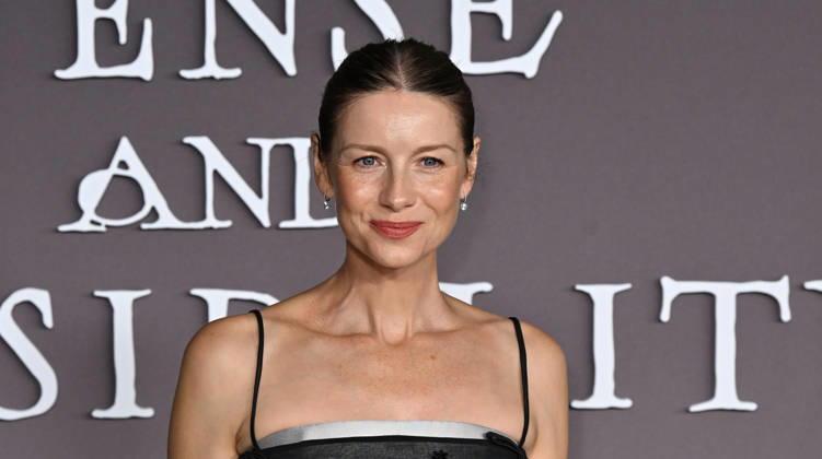 ˜Sense and Sensibility™ Los Angeles Premiere Caitriona Balfe arriving at the Sense and Sensibility Los Angeles premiere held at the United Theatre in Los Angeles, Ca. on October 7, 2026. Los Angeles United Theatre California USA Copyright: xStarbuck xAFF-USA.COMx
