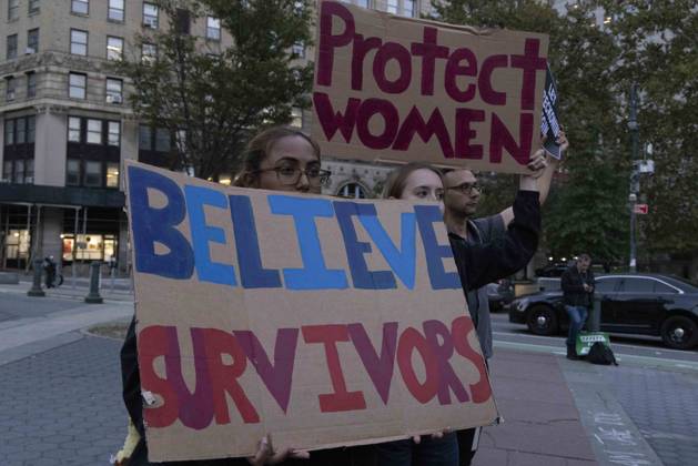 October 8, 2026, New York, New York, USA: Hundreds rally in Foley Square outside the New York State Supreme Court building in Lower Manhattan under the banner . StopSexualViolence: From the Frat House to the White House joining rallies and campus walkouts around the country demanding justice for Cornell s Jane Doe. Protesters hold signs that read BELIEVE SURVIVORS Protect WOMEN. New York USA - ZUMAr174 20261008_znp_r174_044 Copyright: xGinaxMxRandazzox