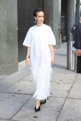 October 8, 2026, New York, New York, USA: SARAH PAULSON arrives at ABC Studios New York USA - ZUMAh16_ 20261008_zaf_h16_054 Copyright: xDanxHerrickx
