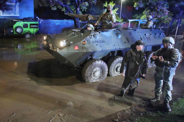 Santiago, October 8, 2026: A mudslide is affecting the area from San Carlos de Apoquindo to Los Dominicos in the Las Condes district, causing widespread damage and sweeping away vehicles and people. Jonnathan Oyarzun Aton Chile, Santiago, Chile Aton 1198030 Copyright: JONNATHANxOYARZUN ATONxCHILE