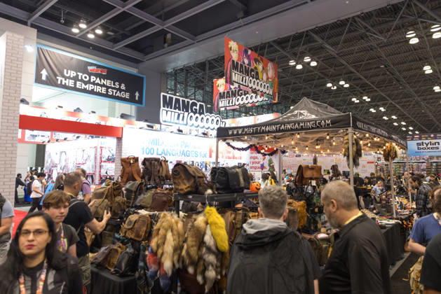 New York Comic Con 2026, People in costumes and makeup pose during New York Comic Con 2026 at the Javits Center in New York City, United States, on Thursday, October 8, 2026. NEW YORK NEW YORK UNITED OF AMERICA Copyright: xVANESSAxCARVALHOx