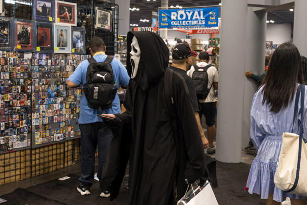 October 8, 2026, New York, New York, USA: People in costumes and makeup pose during New York Comic Con 2026 at the Javits Center in New York City, United States, on Thursday, October 8, 2026. New York USA - ZUMAc233 20261008_zsp_c233_057 Copyright: xVanessaxCarvalhox