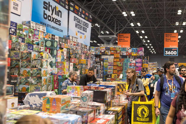October 8, 2026, New York, New York, USA: People in costumes and makeup pose during New York Comic Con 2026 at the Javits Center in New York City, United States, on Thursday, October 8, 2026. New York USA - ZUMAc233 20261008_zsp_c233_046 Copyright: xVanessaxCarvalhox