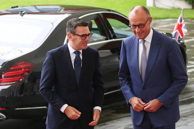 Berlin, Germany, October 8, 2026: The Federal Chancellery hosts a reception for British Prime Minister Andrew Andy Burnham and Federal Chancellor Friedrich Merz (CDU) during the welcome ceremony Copyright: xdtsxNachrichtenagenturx dts_137609