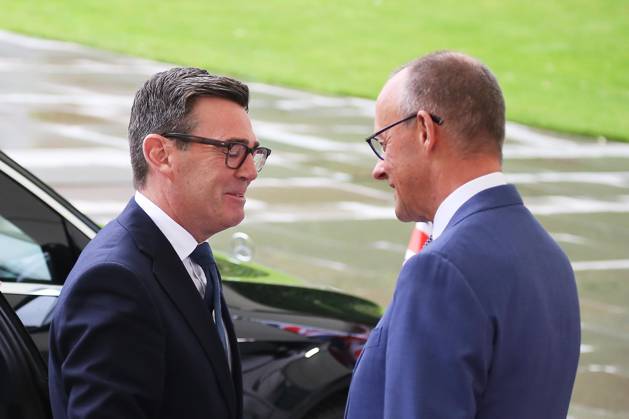 Berlin, Germany, October 8, 2026: The Federal Chancellery hosts a reception for British Prime Minister Andrew Andy Burnham and Federal Chancellor Friedrich Merz (CDU) during the welcome ceremony Copyright: xdtsxNachrichtenagenturx dts_137611