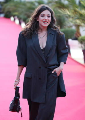 Zoe Adjani Arriving at the opening night of the 37th edition of the British and Irish Film Festival in Dinard on October 9, 2026 Denis Guignebourg Bestimage Celebrities at the opening night of the 37th edition of the British and Irish Film Festival in Dinard on October 9, 2026, Dinard, France  Copyright: xDenisxGuignebourgx xBestimagexDenisxGuignebourgx xBestimagex