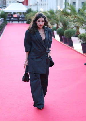 Zoe Adjani Arriving at the opening night of the 37th edition of the British and Irish Film Festival in Dinard on October 9, 2026 Denis Guignebourg Bestimage Celebrities at the opening night of the 37th edition of the British and Irish Film Festival in Dinard on October 9, 2026, Dinard, France  Copyright: xDenisxGuignebourgx xBestimagexDenisxGuignebourgx xBestimagex