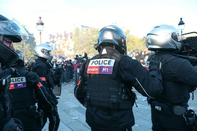 High School And University Student Protest - Paris Brav-M riot police is preparing to charge to disperse the protesters, during a nationwide youth demonstration. Nationwide mobilization by high school and university students calling for better teaching and study conditions, increased funding and staffing, an end to overcrowded classrooms and deteriorating infrastructure, and improved access to education, amidst concerns over social inequalities and student financial insecurity in Paris, France, October 8, 2026. Photo by Christophe Michel ABACAPRESS.COM Paris ILE DE FRANCE France Copyright: xMichelxChristophe ABACAx