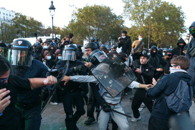 High School And University Student Protest - Paris A protester captured by the riot police, during a nationwide youth demonstration. Nationwide mobilization by high school and university students calling for better teaching and study conditions, increased funding and staffing, an end to overcrowded classrooms and deteriorating infrastructure, and improved access to education, amidst concerns over social inequalities and student financial insecurity in Paris, France, October 8, 2026. Photo by Christophe Michel ABACAPRESS.COM Paris ILE DE FRANCE France Copyright: xMichelxChristophe ABACAx