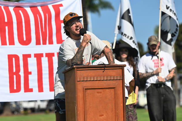 USS Abraham Lincoln returns to home port of San Diego after near-record deployment SAN DIEGO, UNITED STATES - OCTOBER 08: Some veterans, military families from Veterans for Peace-SD group, including active-duty military and activists attend a press conference before the USS Abraham Lincoln Nimitz-class aircraft carrier approached its homeport at Naval Air Station North Island on return from its historic 10-month deployment on October 8, 2026 as seen from the Port of San Diego in San Diego, California, United States. The USS Abraham Lincoln (CVN 72) set a U.S. Navy record spending over 260 days consecutively at sea without a port call while playing a key role in Operation Epic Fury and regional maritime security operations in the Middle East Copyright: x2026xAnadoluxCarlosxA.xMorenox