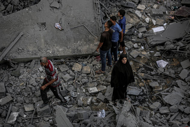 Israeli army continues its attacks on Gaza despite the ceasefire GAZA CITY, PALESTINE - OCTOBER 9: Palestinian civilians and emergency responders search through the debris of damaged residential buildings following an Israeli military airstrike in the Sabra neighborhood, south of Gaza City, Palestine on October 9, 2026. Multiple dead and wounded, including women and children, were reported as rescue teams worked under severe resource shortages to extract survivors from beneath destroyed structures. Saeed M. M. T. Jaras Anadolu Gaza City Gaza. Editorial use only. Please get in touch for any other usage.  Copyright: x2026xAnadoluxSaeedxM.xM.xT.xJarasx