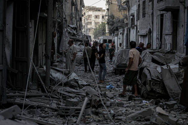 Israeli army continues its attacks on Gaza despite the ceasefire GAZA CITY, PALESTINE - OCTOBER 9: Palestinian civilians and emergency responders search through the debris of damaged residential buildings following an Israeli military airstrike in the Sabra neighborhood, south of Gaza City, Palestine on October 9, 2026. Multiple dead and wounded, including women and children, were reported as rescue teams worked under severe resource shortages to extract survivors from beneath destroyed structures. Saeed M. M. T. Jaras Anadolu Gaza City Gaza. Editorial use only. Please get in touch for any other usage.  Copyright: x2026xAnadoluxSaeedxM.xM.xT.xJarasx