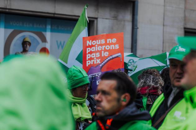 Union members gather for a national manifestation against the Federal Government s budgetary measures, under the Keep your hands out of our pockets! (Blijf uit onze zakken! - Pas dans nos poches) moniker, organised by the trade unions on Friday 9 October 2026 in Brussels. EMILExWINDAL 189219306