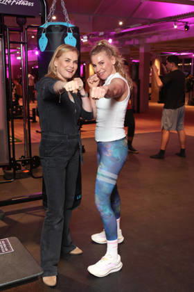 Actress Andrea Lüdke with boxer Natalie Zimmermann; fitness equipment instead of a red carpet—the Sports Club’s 20th fitness studio opened in Hamburg’s Poppenbüttel district, where celebrity guests immediately tried out the fitness and wellness equipment, including the ladies’ area, saunas, and relaxation pool, spread across 5,000 square meters, Hamburg, October 8, 2026