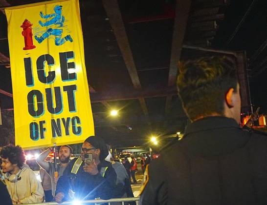 Protesters rally after ICE shooting of New York man in car with child inside NEW YORK, UNITED STATES - OCTOBER 08: Protesters rally after an Immigration and Customs Enforcement (ICE) agent shot a man as he sat in a car with a child inside on October 8, 2026, in New York City, U.S. Selcuk Acar Anadolu New York United States. Editorial use only. Please get in touch for any other usage.  Copyright: x2026xAnadoluxSelcukxAcarx