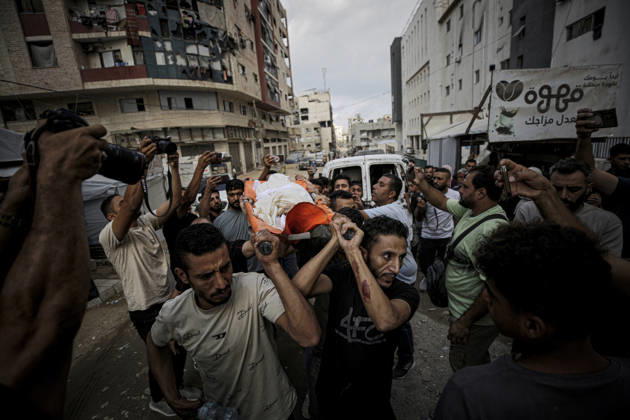 Israeli army continues its attacks on Gaza despite the ceasefire GAZA CITY, GAZA, PALESTINE - OCTOBER 9: The bodies of those killed in an Israeli airstrike targeting the Es-Sabra neighborhood in southern Gaza City are brought to Al-Shifa Hospital in Gaza City, Gaza Palestine on October 9, 2026. Multiple dead and wounded, including women and children, were reported. Saeed M. M. T. Jaras Anadolu Gaza City Gaza. Editorial use only. Please get in touch for any other usage.  Copyright: x2026xAnadoluxSaeedxM.xM.xT.xJarasx