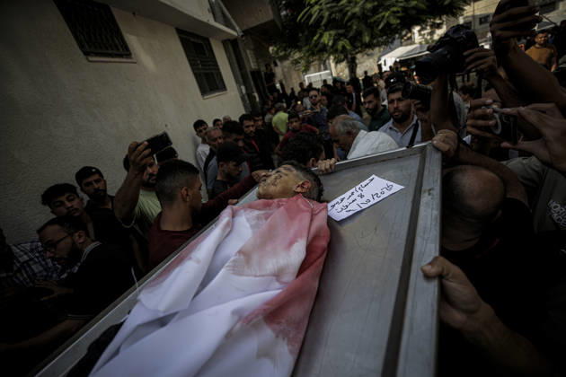 Israeli army continues its attacks on Gaza despite the ceasefire GAZA CITY, GAZA, PALESTINE - OCTOBER 9: (EDITORS NOTE: Image depicts death) The bodies of those killed in an Israeli airstrike targeting the Es-Sabra neighborhood in southern Gaza City are brought to Al-Shifa Hospital in Gaza City, Gaza Palestine on October 9, 2026. Multiple dead and wounded, including women and children, were reported. Saeed M. M. T. Jaras Anadolu Gaza City Gaza. Editorial use only. Please get in touch for any other usage.  Copyright: x2026xAnadoluxSaeedxM.xM.xT.xJarasx