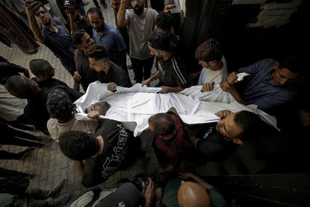 Israeli army continues its attacks on Gaza despite the ceasefire GAZA CITY, GAZA, PALESTINE - OCTOBER 9: (EDITORS NOTE: Image depicts death) The bodies of those killed in an Israeli airstrike targeting the Es-Sabra neighborhood in southern Gaza City are brought to Al-Shifa Hospital in Gaza City, Gaza Palestine on October 9, 2026. Multiple dead and wounded, including women and children, were reported. Saeed M. M. T. Jaras Anadolu Gaza City Gaza. Editorial use only. Please get in touch for any other usage.  Copyright: x2026xAnadoluxSaeedxM.xM.xT.xJarasx