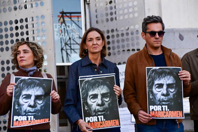 October 9, 2026, Madrid, Madrid, SPAIN: Members and representatives of the Madrid branch of the Spanish Socialist Workersâ€⠢ Party (PSOE) observe a minute of silence outside Madrid City Hall in memory of Maricarmen, who died after being evicted from her home. Her death has become a symbol of the housing crisis and the struggle against real estate speculation. Madrid SPAIN - ZUMAz108 20261009_znp_z108_004 Copyright: xRichardxZubelzux