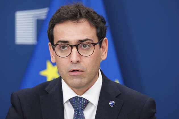 Stephane Sejourne During Critical Raw Materials Announcement - Brussels Stephane Sejourne, vice-president of the European Commission responsible for prosperity and industrial strategy, speaks to media at the Berlaymont building, headquarters of the European Commission in Brussels, Belgium on October 9, 2026. The European Commission approves 46 new strategic projects focused on extraction, processing and recycling of critical raw materials across the EU to meet 2030 targets set by the Critical Raw Materials Act, aiming to reduce dependence on single suppliers and strengthen value chains in batteries, defense, aerospace and permanent magnets sectors. The decision follows RESourceEU mobilizing over 2 billion euros in financial support and comp Copyright: xANDBZ ABACAx