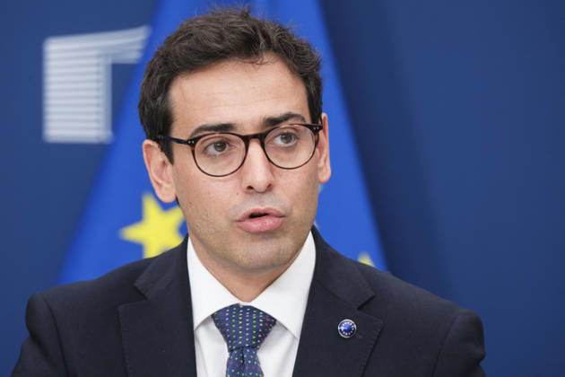 Stephane Sejourne During Critical Raw Materials Announcement - Brussels Stephane Sejourne, vice-president of the European Commission responsible for prosperity and industrial strategy, speaks to media at the Berlaymont building, headquarters of the European Commission in Brussels, Belgium on October 9, 2026. The European Commission approves 46 new strategic projects focused on extraction, processing and recycling of critical raw materials across the EU to meet 2030 targets set by the Critical Raw Materials Act, aiming to reduce dependence on single suppliers and strengthen value chains in batteries, defense, aerospace and permanent magnets sectors. The decision follows RESourceEU mobilizing over 2 billion euros in financial support and comp Copyright: xANDBZ ABACAx