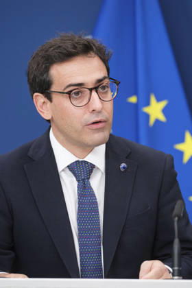Stephane Sejourne During Critical Raw Materials Announcement - Brussels Stephane Sejourne, vice-president of the European Commission responsible for prosperity and industrial strategy, speaks to media at the Berlaymont building, headquarters of the European Commission in Brussels, Belgium on October 9, 2026. The European Commission approves 46 new strategic projects focused on extraction, processing and recycling of critical raw materials across the EU to meet 2030 targets set by the Critical Raw Materials Act, aiming to reduce dependence on single suppliers and strengthen value chains in batteries, defense, aerospace and permanent magnets sectors. The decision follows RESourceEU mobilizing over 2 billion euros in financial support and comp Copyright: xANDBZ ABACAx