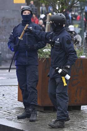 FGTB national demonstration « Pas dans nos poches ! » BRUSSELS, BELGIUM - OCTOBER 09 : FGTB national demonstration « Pas dans nos poches ! » against federal government budget measures on October 9, 2026 in Brussels, Belgium, 09 10 2026 Brussels Belgium  Copyright: xDidierxLebrunx