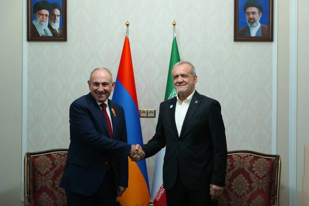 Masoud Pezeshkian - Nikol Pashinyan meeting in Turkmenistan TURKMENBASHI, TURKMENISTAN - OCTOBER 09: (----EDITORIAL USE ONLY - MANDATORY CREDIT - IRANIAN PRESIDENCY HANDOUT - NO MARKETING NO ADVERTISING CAMPAIGNS - DISTRIBUTED AS A SERVICE TO CLIENTS----) Iranian President Masoud Pezeshkian (R), who is in the Avaza region near Turkmenbashi, Turkmenistan, to attend the Commonwealth of Independent States (CIS) Leaders Summit and the Caspian Sea Environmental Meeting, meets with Armenian Prime Minister Nikol Pashinyan on October 09, 2026. Iranian Presidency Handout Anadolu Turkmenbashi Turkmenistan. Editorial use only. Please get in touch for any other usage. Copyright: x2026xAnadoluxIranianxPresidencyx xHandoutx