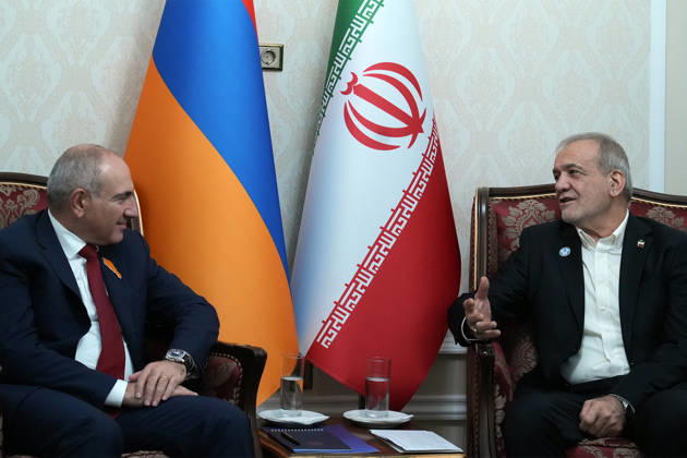 Masoud Pezeshkian - Nikol Pashinyan meeting in Turkmenistan TURKMENBASHI, TURKMENISTAN - OCTOBER 09: (----EDITORIAL USE ONLY - MANDATORY CREDIT - IRANIAN PRESIDENCY HANDOUT - NO MARKETING NO ADVERTISING CAMPAIGNS - DISTRIBUTED AS A SERVICE TO CLIENTS----) Iranian President Masoud Pezeshkian (R), who is in the Avaza region near Turkmenbashi, Turkmenistan, to attend the Commonwealth of Independent States (CIS) Leaders Summit and the Caspian Sea Environmental Meeting, meets with Armenian Prime Minister Nikol Pashinyan on October 09, 2026. Iranian Presidency Handout Anadolu Turkmenbashi Turkmenistan. Editorial use only. Please get in touch for any other usage. Copyright: x2026xAnadoluxIranianxPresidencyx xHandoutx
