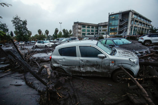 Santiago, October 9, 2026: Consequences of a mudslide that affected the area from San Carlos de Apoquindo to Los Dominicos in the Las Condes district, causing widespread damage and sweeping away vehicles and people. Diego Martin Aton, Chile, Aton 1198068 jpeg  Copyright: DIEGOxMARTIN ATONxCHILE