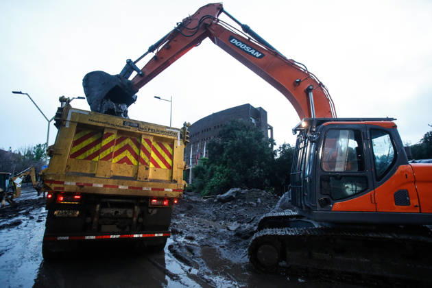 Santiago, October 9, 2026: Consequences of a mudslide that affected the area from San Carlos de Apoquindo to Los Dominicos in the Las Condes district, causing widespread damage and sweeping away vehicles and people. Diego Martin Aton, Chile, Aton 1198056 jpeg  Copyright: DIEGOxMARTIN ATONxCHILE
