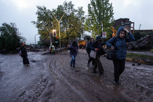 Santiago, October 9, 2026: Consequences of a mudslide that affected the area from San Carlos de Apoquindo to Los Dominicos in the Las Condes district, causing widespread damage and sweeping away vehicles and people. Diego Martin Aton, Chile, Aton 1198058 jpeg  Copyright: DIEGOxMARTIN ATONxCHILE