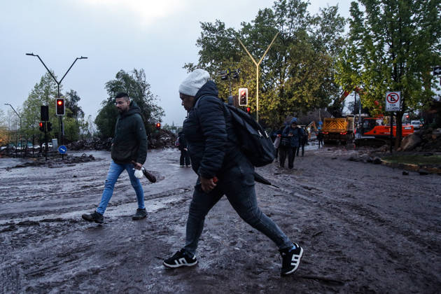 Santiago, October 9, 2026: Consequences of a mudslide that affected the area from San Carlos de Apoquindo to Los Dominicos in the Las Condes district, causing widespread damage and sweeping away vehicles and people. Diego Martin Aton, Chile, Aton 1198059 jpeg  Copyright: DIEGOxMARTIN ATONxCHILE