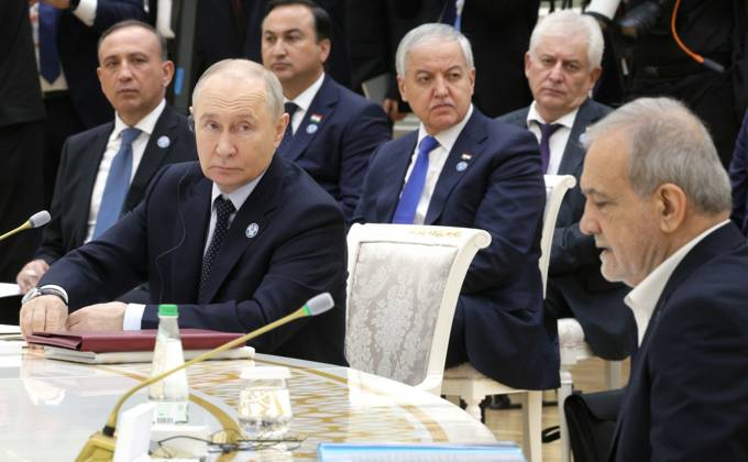 RECORD DATE NOT STATED 09.10.2026. - TURKMENISTAN, BALKAN PROVINCE - Russia s President Vladimir Putin attends an expanded meeting of the CIS Council of Heads of State in Turkmenbashi. KremlinxPool