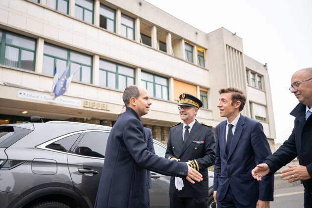 Edouard Geffray Visit an High School Lycee - Cachan Cachan s deputy mayor Camille Vielhescaze, Val-de-Marne prefect Stanislas Bourron, France s Education Minister Edouard Geffray and Lycee Polyvalent s Headteacher Antoine Milovanovic during a visit to the high school Lycee Polyvalent de Cachan, in Cachan, on the outskirts of Paris, France on October 9, 2026, on the sidelines of a nationwide protest movement of students over learning conditions. Photo by Alexis Jumeau ABACAPRESS.COM Cachan France  Copyright: xJumeauxAlexis ABACAx