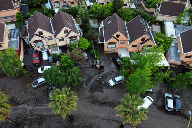 Santiago, October 9, 2026: Consequences of a mudslide that affected the area from San Carlos de Apoquindo to Los Dominicos in the Las Condes district, causing widespread damage and sweeping away vehicles and people. Diego Martin Aton, Chile, Aton 1198078 jpeg  Copyright: DIEGOxMARTIN ATONxCHILE