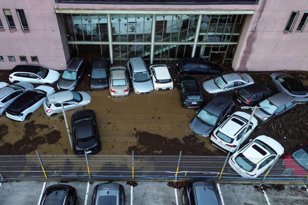Santiago, October 9, 2026: Consequences of a mudslide that affected the area from San Carlos de Apoquindo to Los Dominicos in the Las Condes district, causing widespread damage and sweeping away vehicles and people. Diego Martin Aton, Chile, Aton 1198081 jpeg  Copyright: DIEGOxMARTIN ATONxCHILE