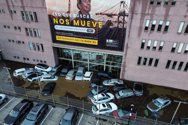 Santiago, October 9, 2026: Consequences of a mudslide that affected the area from San Carlos de Apoquindo to Los Dominicos in the Las Condes district, causing widespread damage and sweeping away vehicles and people. Diego Martin Aton, Chile, Aton 1198083 jpeg  Copyright: DIEGOxMARTIN ATONxCHILE