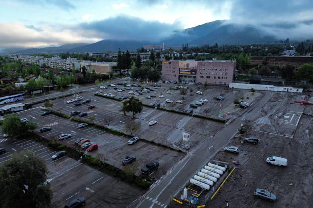 Santiago, October 9, 2026: Consequences of a mudslide that affected the area from San Carlos de Apoquindo to Los Dominicos in the Las Condes district, causing widespread damage and sweeping away vehicles and people. Diego Martin Aton, Chile, Aton 1198084 jpeg  Copyright: DIEGOxMARTIN ATONxCHILE