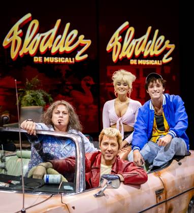 BARNEVELD - Rian Gerritsen (Ma Flodder), William Spaaij (Johnnie), Shanna Slaap (Daughter Kees) and Koen van der Molen (Son Kees) during the presentation of the main cast of the musical Flodder in the Midden Nederland Hallen. The musical is produced by the Belgian production company Studio 100 and director Dick Maas, the creator of the original series and film. SEM VAN DER WAL ANP netherlands out - belgium out  Copyright: xx x571923299x originalFilename: 571923299