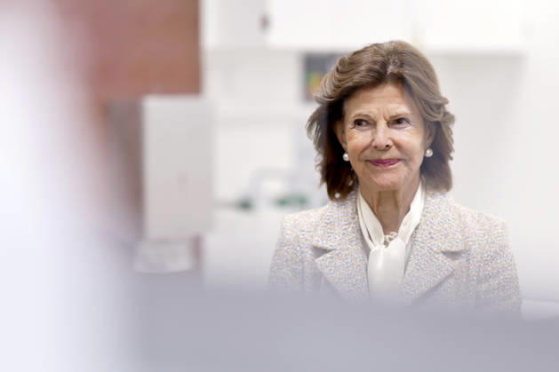 Queen Silvia of Sweden during her visit to the Luisen Gymnasium in Düsseldorf. The Queen attended the Luisen Gymnasium in Düsseldorf during her school years; today, it is located in a new building at a different site. Düsseldorf, October 9, 2026, North Rhine-Westphalia, Germany Copyright: xChristophxHardtx