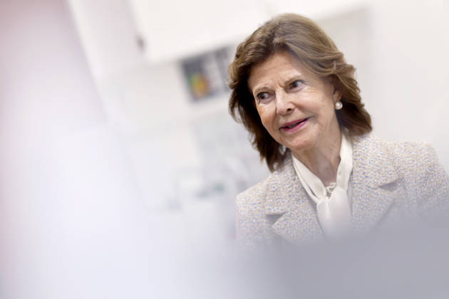 Queen Silvia of Sweden during her visit to the Luisen Gymnasium in Düsseldorf. The Queen attended the Luisen Gymnasium in Düsseldorf during her school years; today, it is located in a new building at a different site. Düsseldorf, October 9, 2026, North Rhine-Westphalia, Germany Copyright: xChristophxHardtx