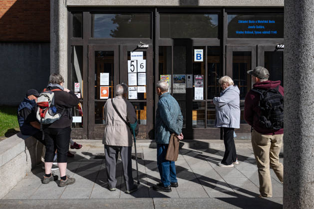 The two-day elections to municipal assemblies started in the Czech Republic together with the first round of the elections to one-third of the Senate, on October 9, 2026. On the photo people are waiting for the start of municipal elections in Hradec Kralove, Czech Republic. (CTKxPhoto DavidxTanecek) CTKPhotoP2026100904668  CTKPhotoP2026100904668