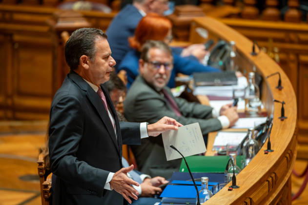 October 9, 2026, Lisbon, Lisbon, Portugal: Portuguese Prime Minister LUIS MONTENEGRO holds handwritten notes and gestures while addressing lawmakers at the Assembleia da Republica in Lisbon, Portugal, on October 9, 2026. The parliamentary sitting includes the fortnightly debate with the prime minister, followed by a debate preparing Portugal s position for the European Council. Lisbon Portugal - ZUMAr238 20261009_zip_r238_044 Copyright: xRicardoxRochax