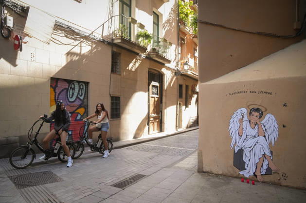 Maricarmen Forever, the new work by street artist TVBoy in Barcelona The work Maricarmen Forever by street artist TVBoy, as of October 9, 2026, in Barcelona, Catalonia, Spain. Street artist TVBoy has depicted Maricarmen with angel wings and a key in her hand, paying tribute to the elderly woman who was evicted from her apartment a few weeks ago following her death, with the phrase Maricarmen Forever OCTOBER 9, 2026 Barcelona Catalonia Barcelona Catalonia Spain  Copyright: xDavidxZorrakinox 7831537