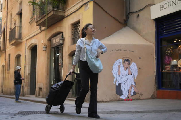 Maricarmen Forever, the new work by street artist TVBoy in Barcelona The work Maricarmen Forever by street artist TVBoy, as of October 9, 2026, in Barcelona, Catalonia, Spain. Street artist TVBoy has depicted Maricarmen with angel wings and a key in her hand, paying tribute to the elderly woman who was evicted from her apartment a few weeks ago following her death, with the phrase Maricarmen Forever OCTOBER 9, 2026 Barcelona Catalonia Barcelona Catalonia Spain  Copyright: xDavidxZorrakinox 7831542