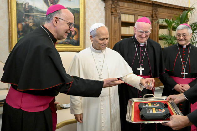 News Bilder des Tages ITALY- REL VATICAN -POPE LEO XVI DURING A PRIVATE AUDIENCE WITH BISHOPS OF HONDURAS ON PRIVATE VISIT AS PART OF THEIR AD LIMINA APOSTOLORUM October 9, 2026 ITALY REL - Vatican, October 9, 2026 Pope Leo XIV receives the bishops of Honduras on a private visit as part of their Ad Limina Apostolorum visit EDITORIAL USE ONLY - NO BOOKS Copyright: xVATICANxMEDIAx xCatholicxPressxPhotox