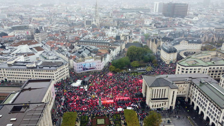 Strike in Belgium disrupts transport BRUSSELS, BELGIUM - OCTOBER 9: Demonstrators carrying trade union flags gather in a central square in Brussels, Belgium on October 9, 2026, during a nationwide strike protesting proposed federal austerity measures and public spending cuts. Organized by major trade union confederations ABVV-FGTB and ACV-CSC, the mass rally coincided with severe transportation disruptions across the country, including approximately 140 flight cancellations at Brussels Airport. Dursun Aydemir Anadolu Brussels Belgium. Editorial use only. Please get in touch for any other usage. Copyright: x2026xAnadoluxDursunxAydemirx